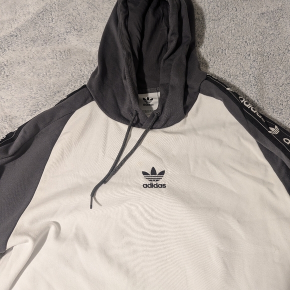 Adidas sweatshirt hoodie size medium - Picture 2 of 8
